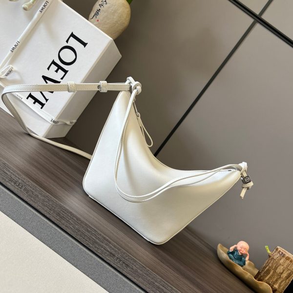 LOEWE Mini Hammock hobo in classic calfskin(HIGH-END GRADE)