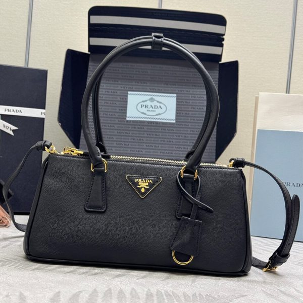 Prada Medium Prada Galleria leather bag(high-end grade)