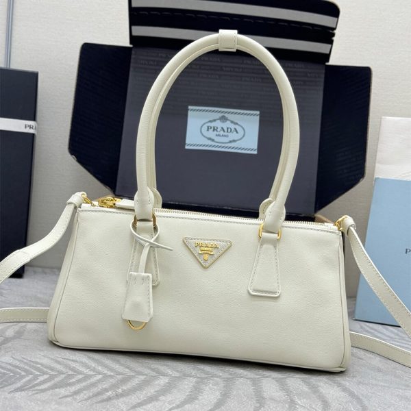 Prada Medium Prada Galleria leather bag(high-end grade)