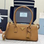 Prada Medium Prada Galleria leather bag(high-end grade)