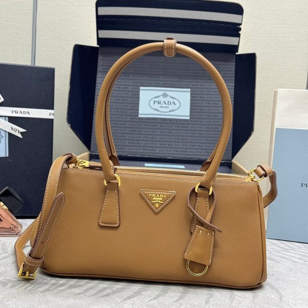 Prada Medium Prada Galleria leather bag(high-end grade)