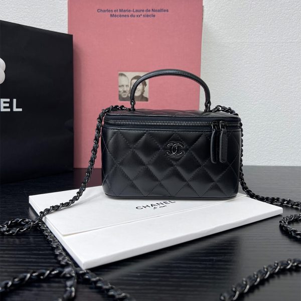 CHANEL Long Vanity with chain
