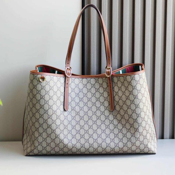 GG Emblem large tote bag