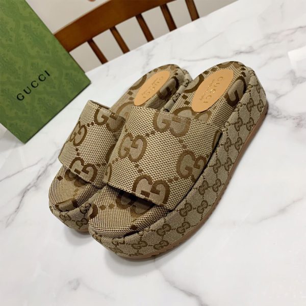 Women's platform slide sandal
