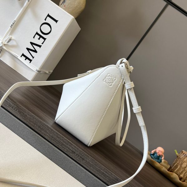 LOEWE Mini Hammock hobo in classic calfskin(HIGH-END GRADE)