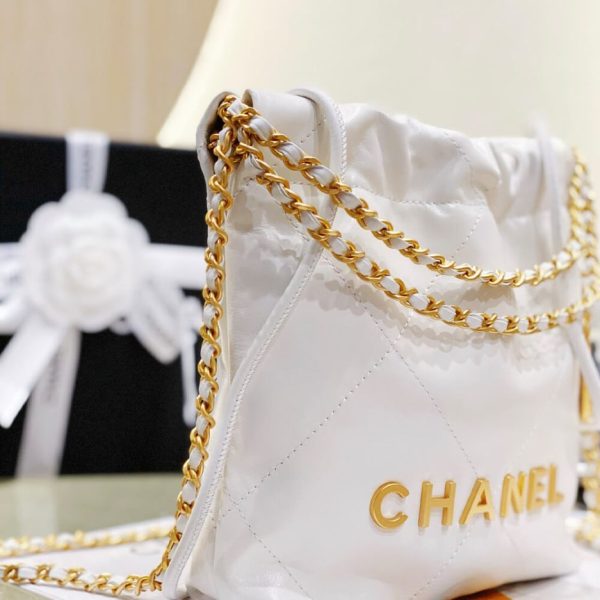 CHANEL 22 MINI HANDBAG(HIGH-END GRADE)