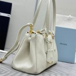 Prada Medium Prada Galleria leather bag(high-end grade)
