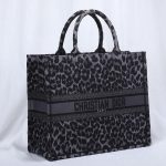 LARGE DIOR BOOK TOTE