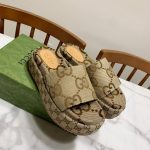 Women's platform slide sandal