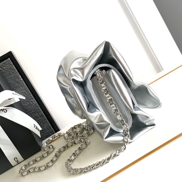 CHANEL Clutch