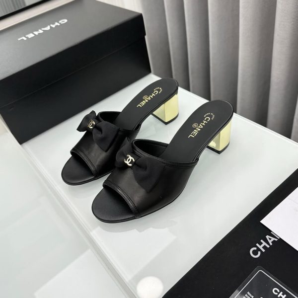 CHANEL Mules