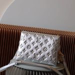 LV Coussin BB