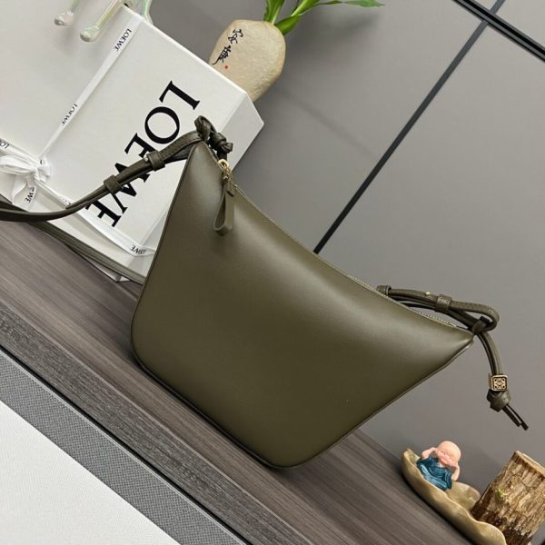 LOEWE Mini Hammock hobo in classic calfskin(HIGH-END GRADE)