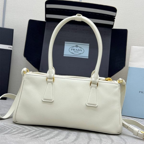 Prada Medium Prada Galleria leather bag(high-end grade)