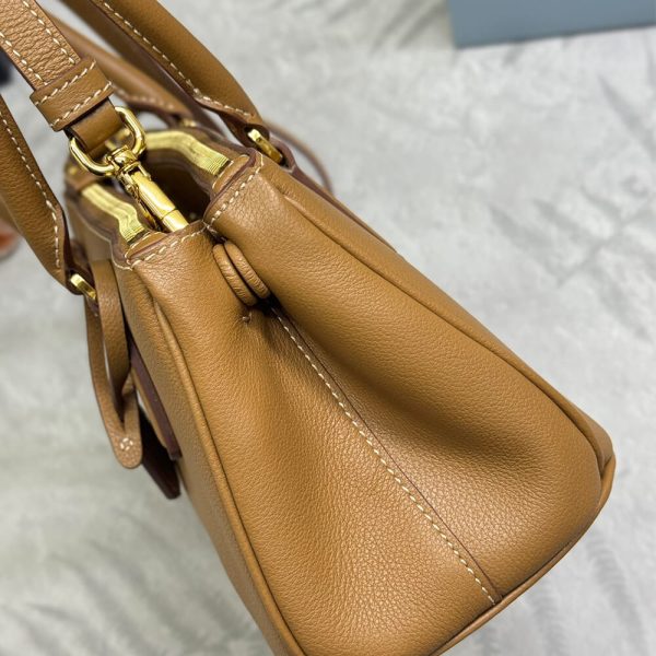 Prada Medium Prada Galleria leather bag(high-end grade)