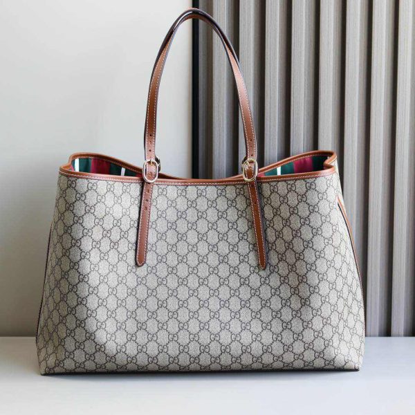 GG Emblem large tote bag