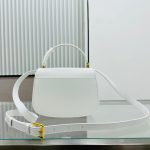 Medium 30 Montaigne Avenue Top Handle Bag