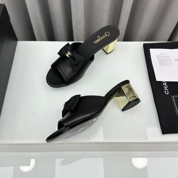 CHANEL Mules