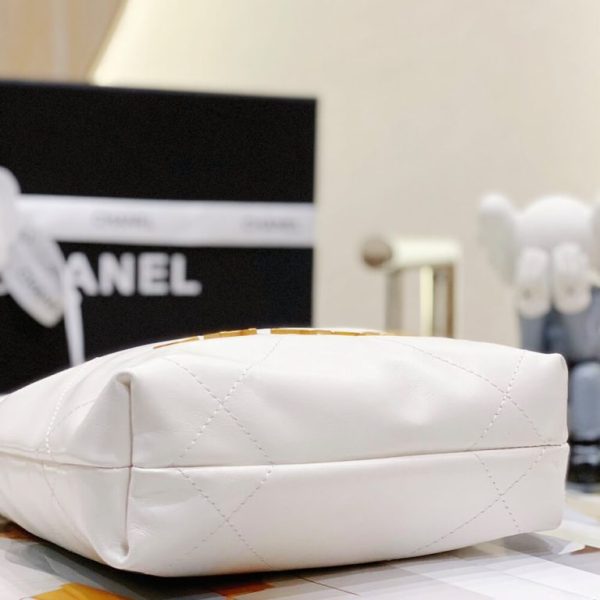 CHANEL 22 MINI HANDBAG(HIGH-END GRADE)