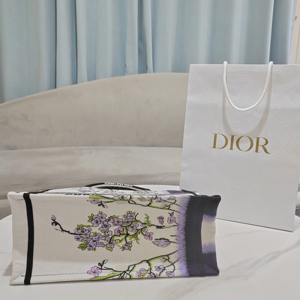 Medium Dior Book Tote