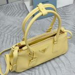 Prada Medium Prada Galleria leather bag(high-end grade)