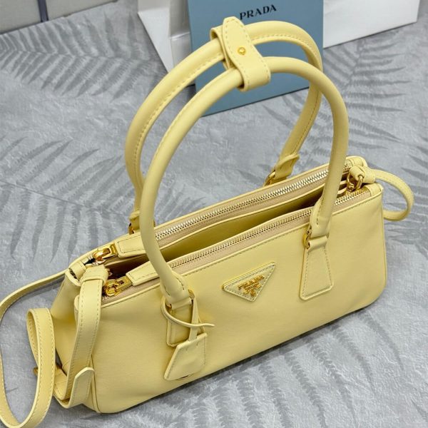 Prada Medium Prada Galleria leather bag(high-end grade)