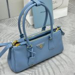 Prada Medium Prada Galleria leather bag(high-end grade)