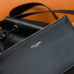 YSL PARIS VII large flat hobo bag in smooth leather(high-end grade)