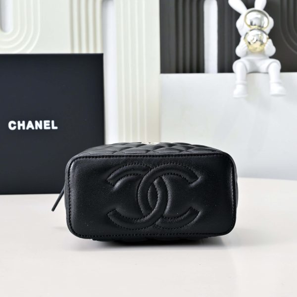 CHANEL Long Vanity with chain