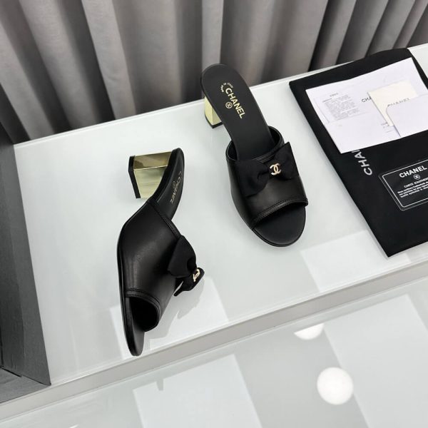 CHANEL Mules