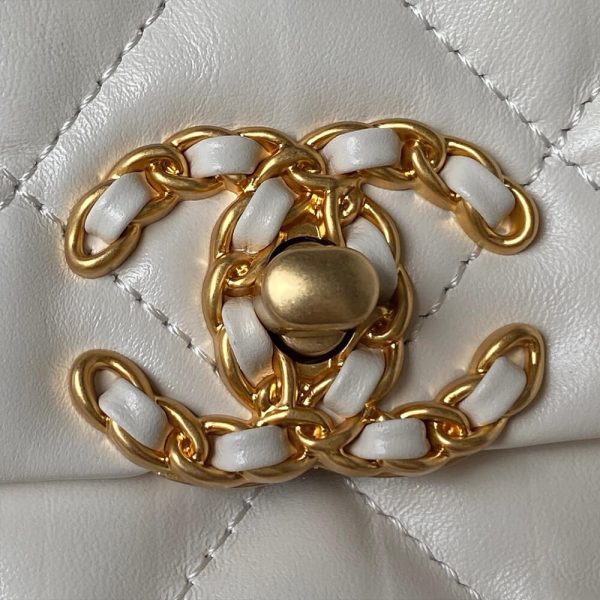 CHANEL MINI FLAP