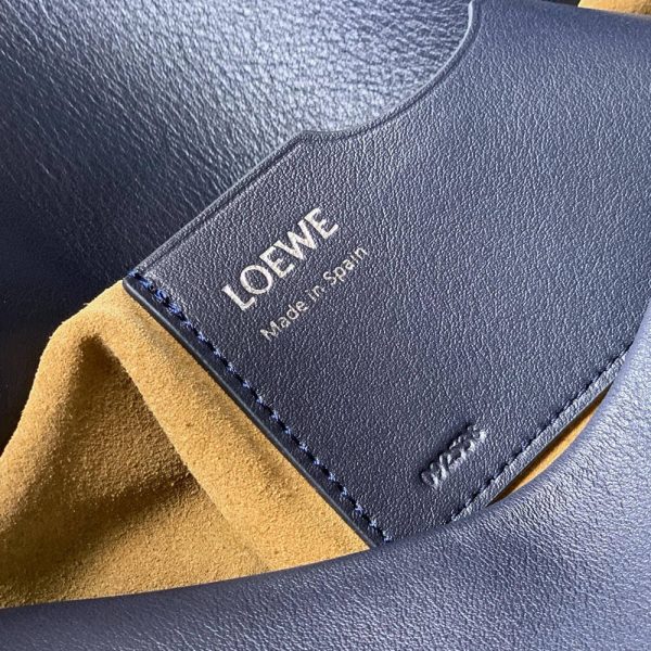 Loewe Medium Ola bag in smooth calfskin(HIGH-END GRADE)