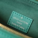 LV Coussin BB