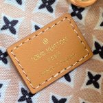 LV By the Pool NEONOE BB