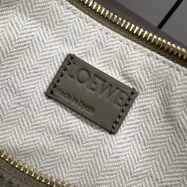 LOEWE Mini Hammock hobo in classic calfskin(HIGH-END GRADE)