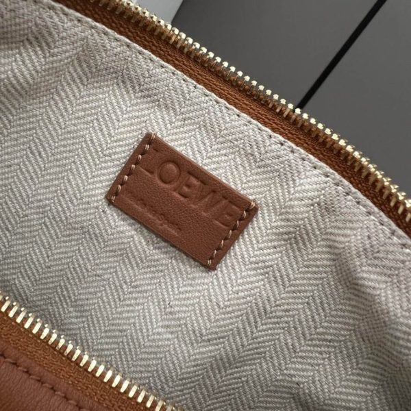 LOEWE Mini Hammock hobo in classic calfskin(HIGH-END GRADE)