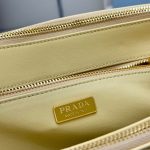 Prada Medium Prada Galleria leather bag(high-end grade)
