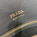 Prada Large leather tote bag(high-end grade)