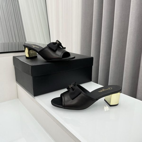 CHANEL Mules