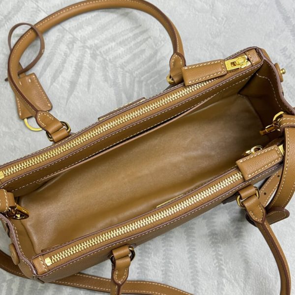Prada Medium Prada Galleria leather bag(high-end grade)